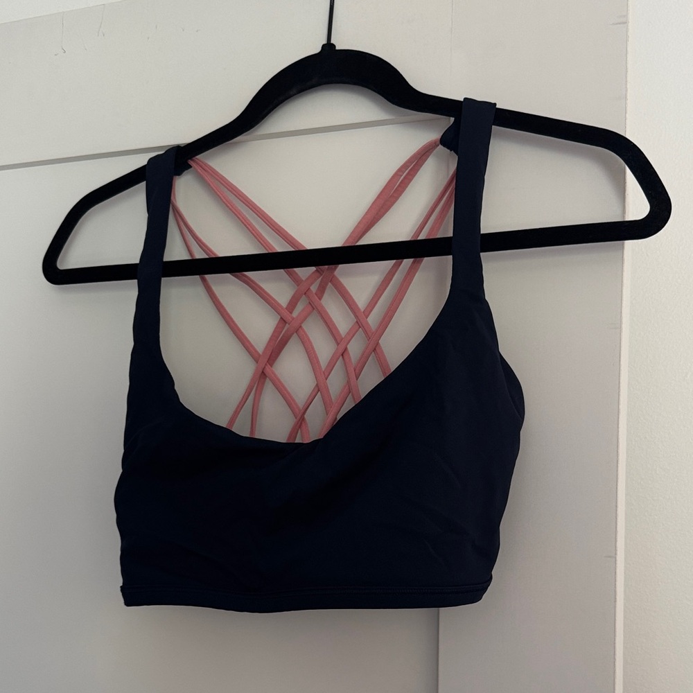 Lululemon free to be sports bra